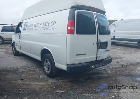 2004 Chevrolet Express from USA, damaged, VIN 1GCHG39U841111529
